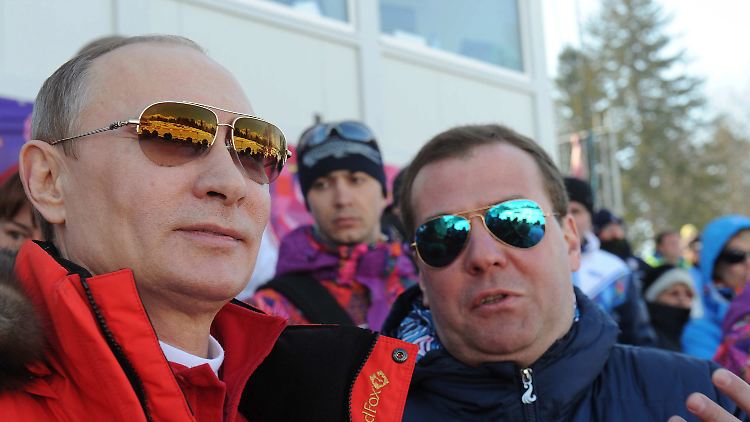 Bei den Spielen in Sotschi fühlte sich Präsident Putin (hier mit Ministerpräsident Medwedew) sichtlich wohl.