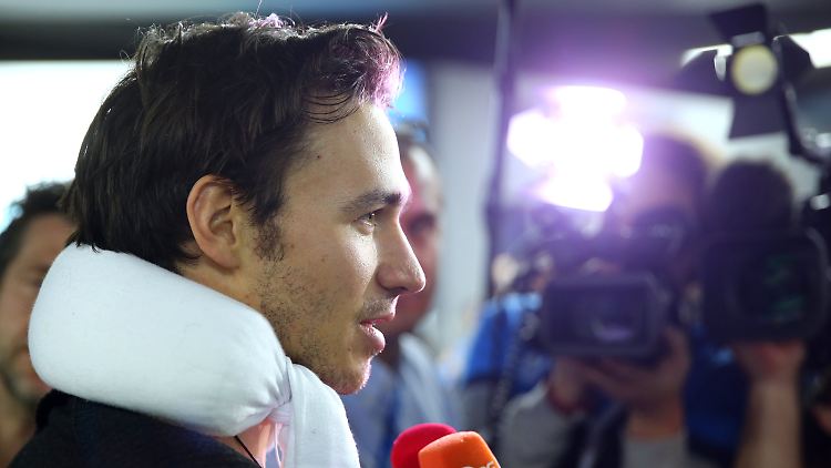 Trotz Halskrause zeigte sich Neureuther nach seinem Autounfall noch optimistisch, was seinen Olympia-Start anbelangt.