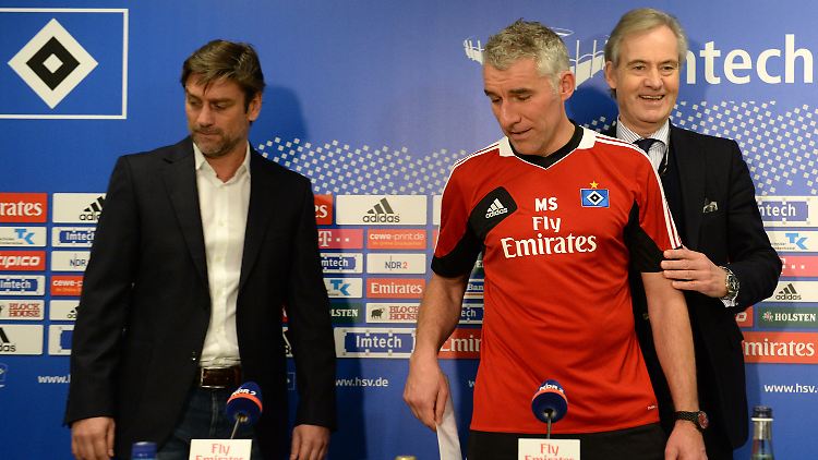 Der neue Mann beim HSV, präsentiert von den alten Kräften: Vorstandschef Carl Jarchow (rechts) und Oliver Kreuzer.