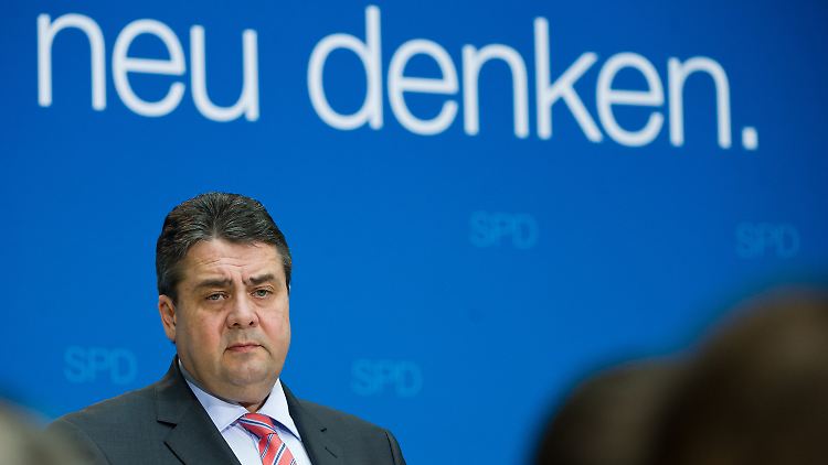 Gabriel steht zu Oppermann - das machte der SPD-Chef bei seiner Pressekonferenz am Mittag unmissverständlich deutlich. Scharfe Kritik übte er allerdings an Sebastian Edathy. 