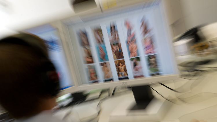 Wer nach Kinderpornos googelt, macht sich strafbar.