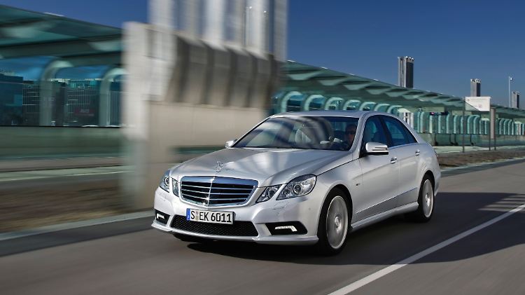 Das Modell, das über alle Klassen und Laufleistungsbereiche im Schnitt die beste Bilanz erzielt, ist "Bester aller Klassen", in diesem Jahr die Mercedes-Benz E-Klasse.