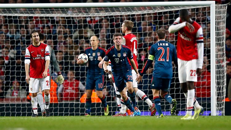 Freude, die aussieht wie Frust: Thomas Müller feiert verbissen sein 2:0 für den FC Bayern gegen den FC Arsenal.