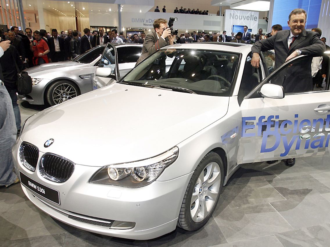 BMW fährt in der Oberklasse weiter vor der Konkurrenz.