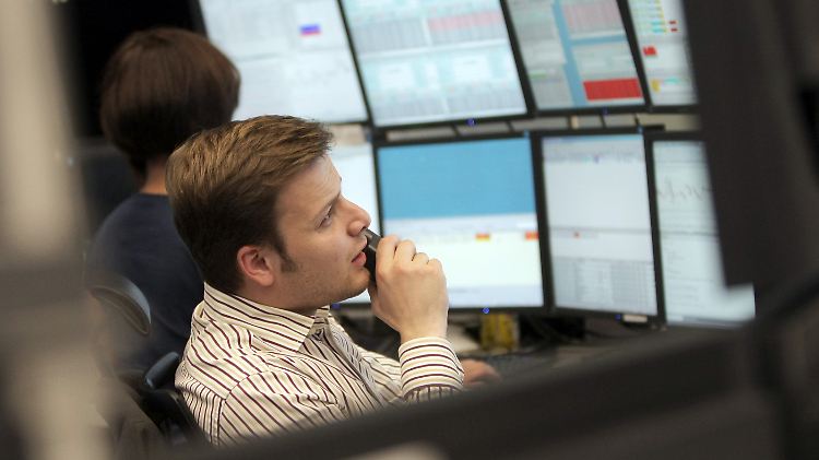 Auweia: Die negativen Impulse sind enorm, der Dax präsentiert sich im Minus.