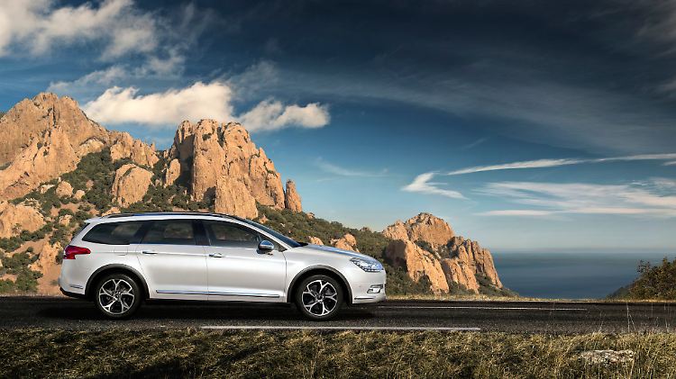 In Genf präsentiert Citroën den C5  als Cross Tourer und stellt damit ein Auto für alle Belange vor.