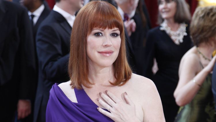 Pretty in Lila: Molly Ringwald taucht nur selten auf roten Teppichen auf. 