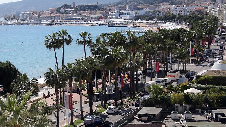Die Croisette in Cannes wird während der dortigen Filmfestspiele zum Laufsteg der Stars. In den Nobel-Restaurants an der Promenade soll Roland H. einen Teil des Geldes ausgegeben haben.