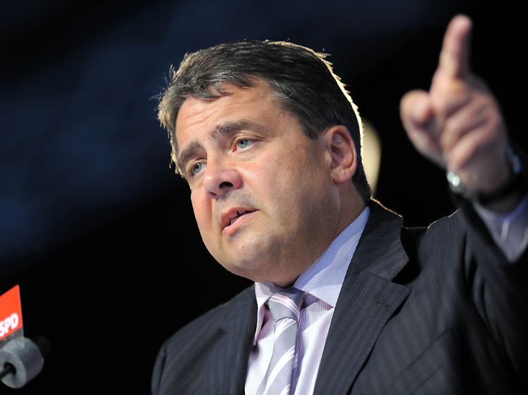 Sigmar Gabriel hingegen freut sich über die Munition.