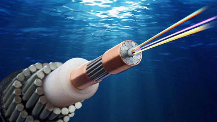 Schematische Darstellungen eines Unteseekabels. "Marea" soll aus acht Fiberglassträngen bestehen. 