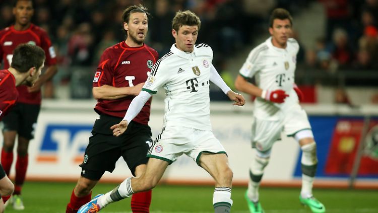 Thomas Müller ist beim nächsten Spiel des FC Bayern nicht dabei - er muss einen Muskelfaserriss auskurieren.