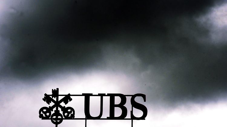 UBS spricht von konstruierten und spektakulären Berechnungen.