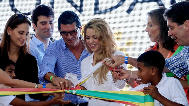 In Cartagena des Indias weihte Shakira bereits die sechste Schule aus Mitteln ihrer Stiftung ein. 