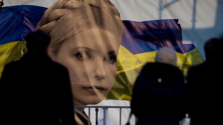 In diesen Tagen entscheidet sich auch, ob die aus dem Gefängnis entgelassene Julia Timoschenko wieder eine Rolle in der ukrainischen Politik spielen wird.