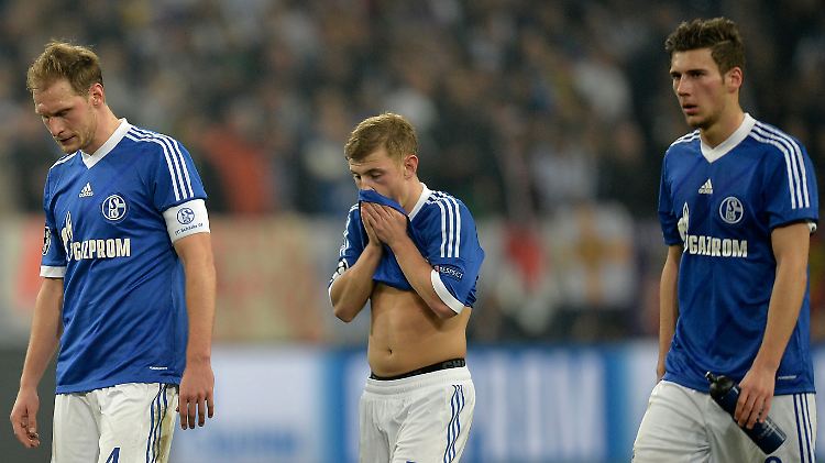 Der FC Schalke nach dem Fußball-Feiertag gegen Real Madrid. So sieht Hilflosigkeit aus.