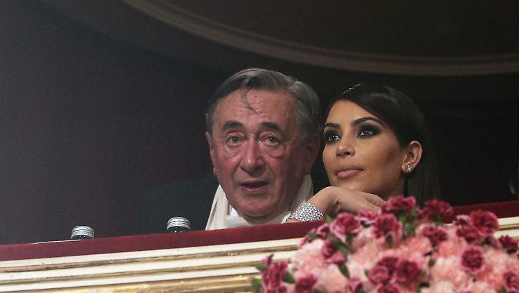 Fast 50 Jahre Altersunterschied: "Mörtel" Lugner gebotoxt und Kim Kardashian gelasert.
