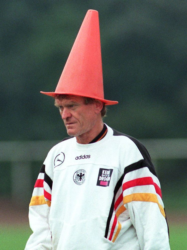 Sepp Maier ist immer für einen Spaß zu haben. Seine Ausbootung vor der Heim-WM 2006 nimmt er dem damaligen Bundestrainer Jürgen Klinsmann dennoch übel.