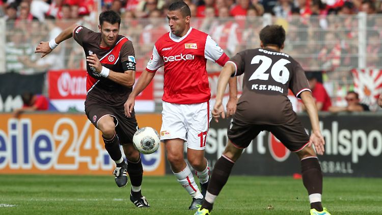 Im Hinspiel haben Torsten Mattuschka (M.) und seine Unioner gegen St. Pauli spektakulär nach einem 0:2-Rückstand  mit 3:2 gewonnen.