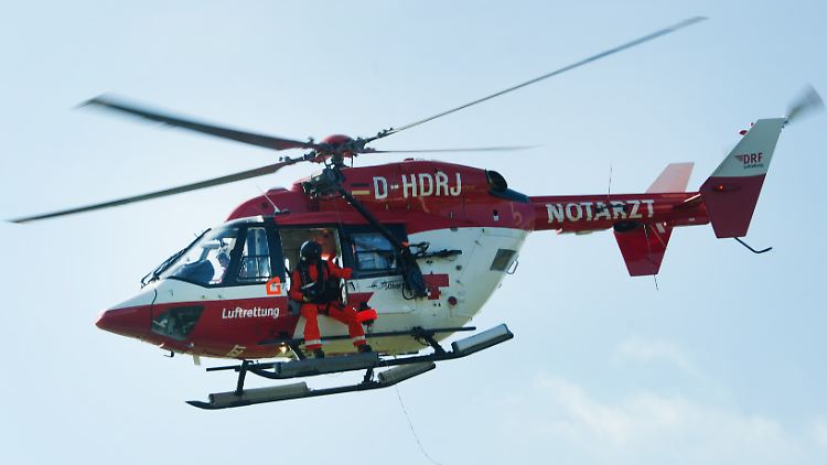 Speziell für den Offshore-Einsatz ausgestattet: Zwei unabhängige Motoren treiben den Hauptrotor der BK-117 an (Archivbild).