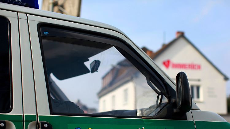 Die Überwachung schwer rückfallgefährdeter Straftäter ist ein Einsatz rund um die Uhr. 