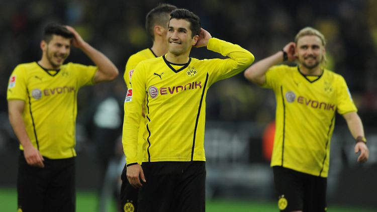 Sie haben nicht nur die Haare schön, sondern auch den Erfolg auf ihrer Seite: Nuri Sahin, Milos Jojc (li.) und Marcel Schmelzer (re.).