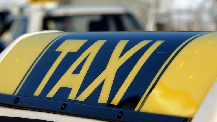 Taxifahrer können sich in der Regel nicht aussuchen, wen sie mitnehmen. Es gibt aber Ausnahmen von der Beförderungspflicht.