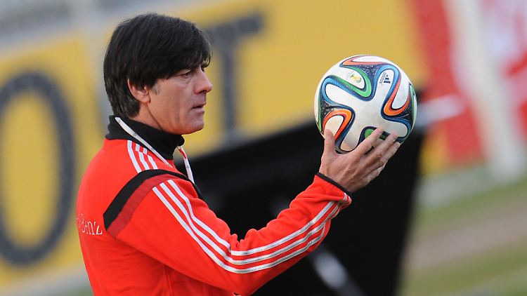 Joachim Löw sind bei einigen Spielern noch Defizite.