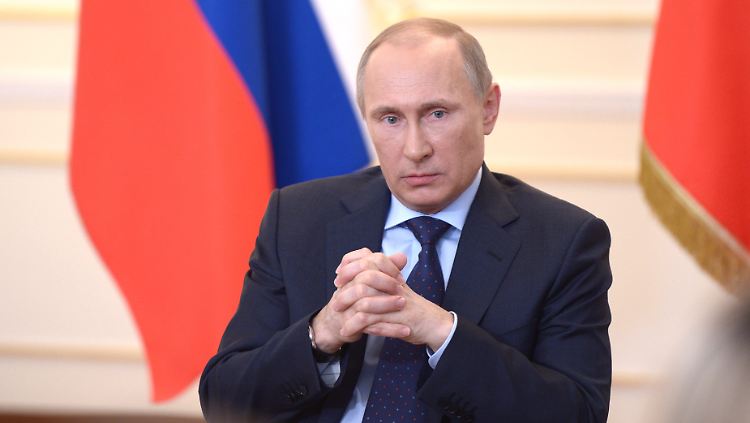 Der Westen droht Russlands Präsident Wladimir Putin mit Sanktionen.
