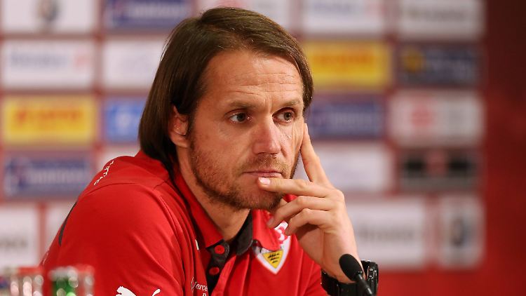 Thomas Schneider trainiert den VfB Stuttgart noch mindestens ein weiteres Spiel.