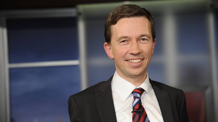 Bernd Lucke kandidiert für die Europawahl. Ein Platz im Bundestag wäre ihm derzeit auch sicher.