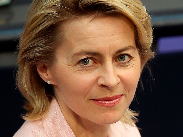 Wenn es nach der Bundesarbeitsministerin geht, soll die Familiencard bundesweit Schule machen.