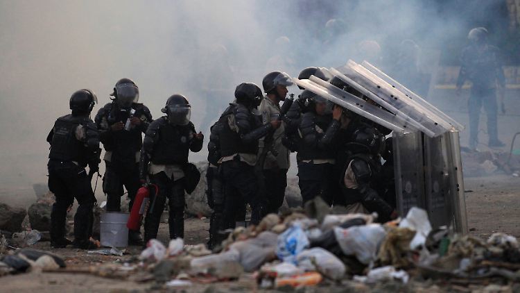 Seit Tagen kommt es zu Ausschreitungen in Caracas.