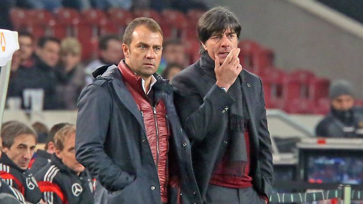 Joachim Löw und Hansi Flick sind sichtlich unzufrieden.