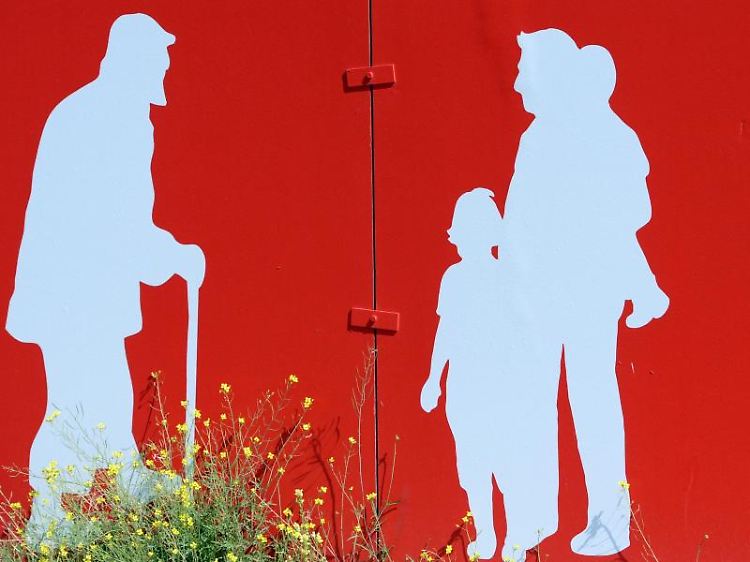 Wer bekommt was? Werden Immobilien aus einem Vermächtnis noch vor dem Erbfall jemand anderem geschenkt, geht der testamentarisch Bedachte unter Umständen leer aus.