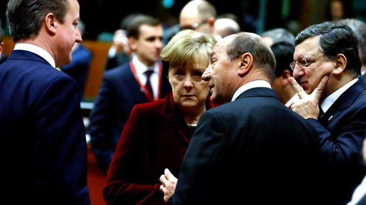 Angela Merkel mit David Cameron, Traian Basescu und José Manuel Barroso in Brüssel bei einem Sondergipfel zur Krise in der Ukraine.