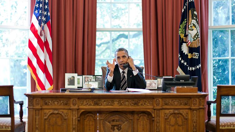 Krisenmanagement im Oval Office: Barack Obama nutzt den direkten Draht nach Moskau.