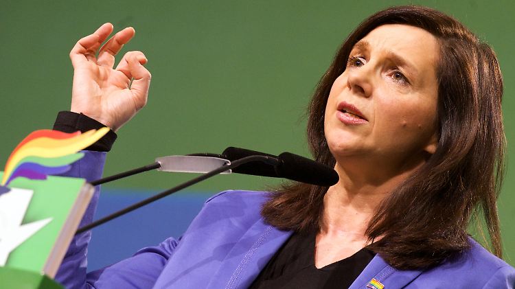 Katrin Göring-Eckardt spricht sich für härtere Maßnahmen gegen Russland aus und will die Teilung der Ukraine unbedingt verhindern.
