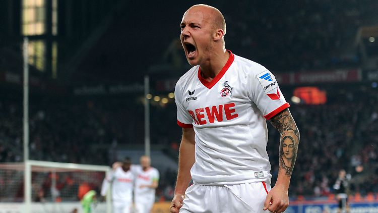 Kölns Maurice Exslager bejubelt den Treffer zum 2:1.