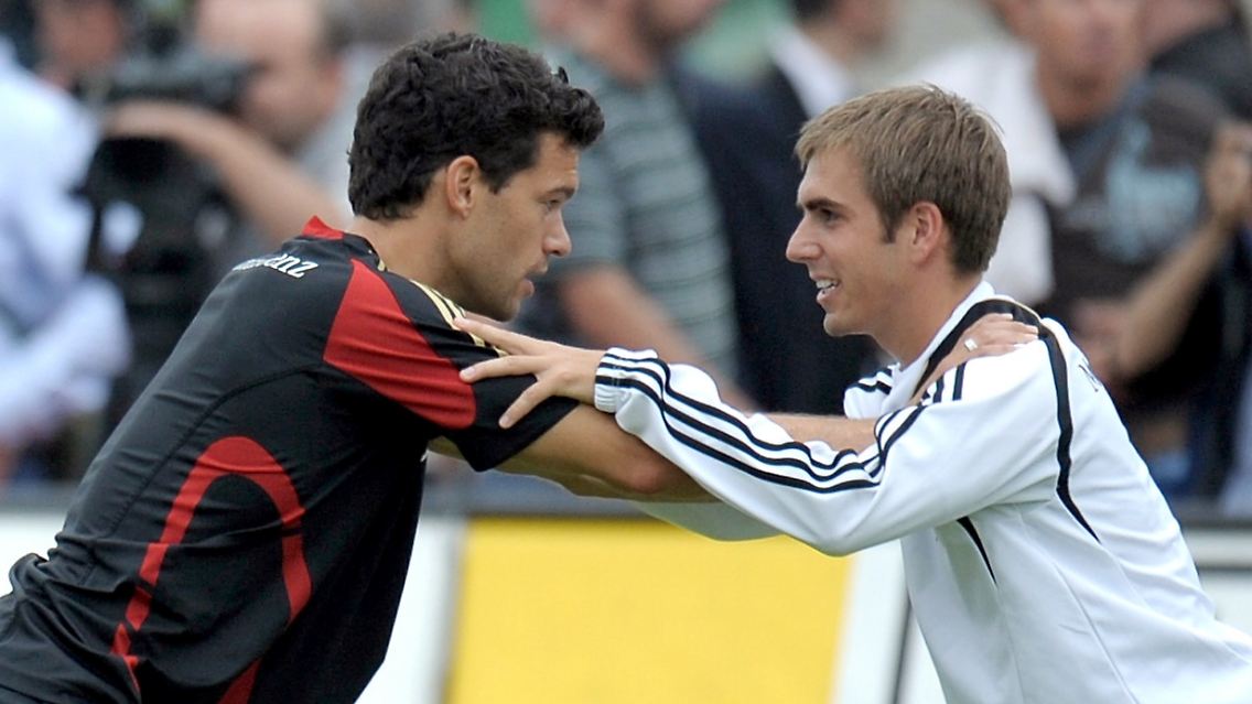Zweikampf: Michael Ballack und Philipp Lahm.