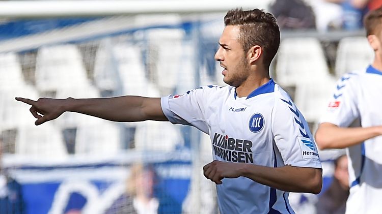 Der Beginn eines gelungenen Fußball-Nachmittags für den KSC: Manuel Torres nach seinem 1:0.