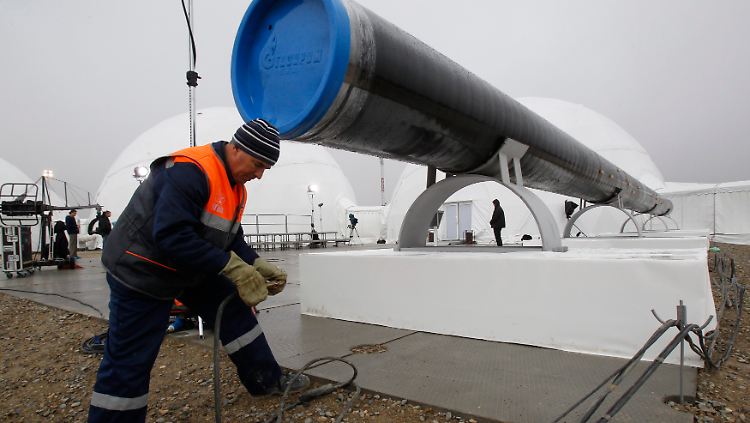 Die EU legt Gespräche über die Gaspipeline South Stream auf Eis. Sie soll eigentlich ab 2015 Gas von Anapa, Russland, durchs Schwarze Meer nach Griechenland, Italien und Österreich transportieren. 