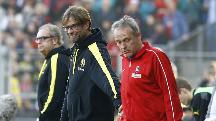 Was Jürgen Klopp wohl zu Christian Streich gesagt hat? "Enjoy!", wahrscheinlich.
