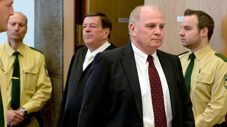 Uli Hoeneß vor dem Landgericht München II.