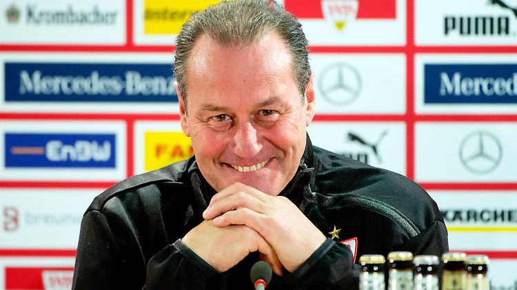 Huub Stevens will bloß keine Zeit verlieren - es gibt eine Menge zu tun in Stuttgart.