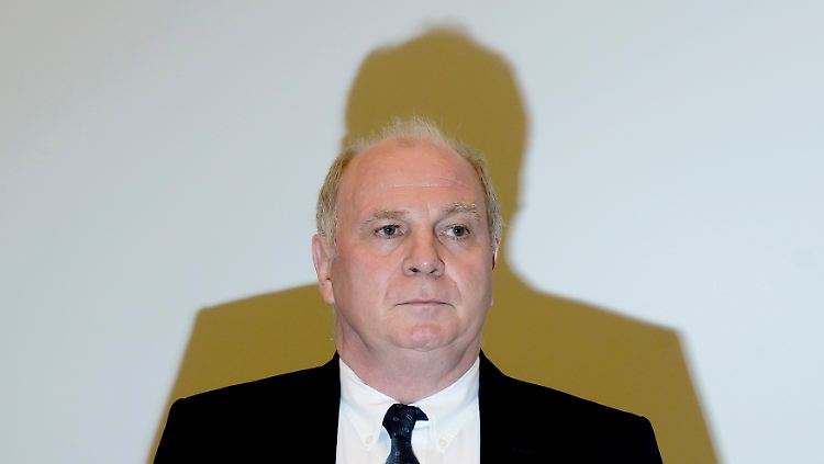 2014-03-11T093156Z_747932672_LR1EA3B0QGY4P_RTRMADP_3_GERMANY-TAX-HOENESS.JPG2324590313796822431.jpg