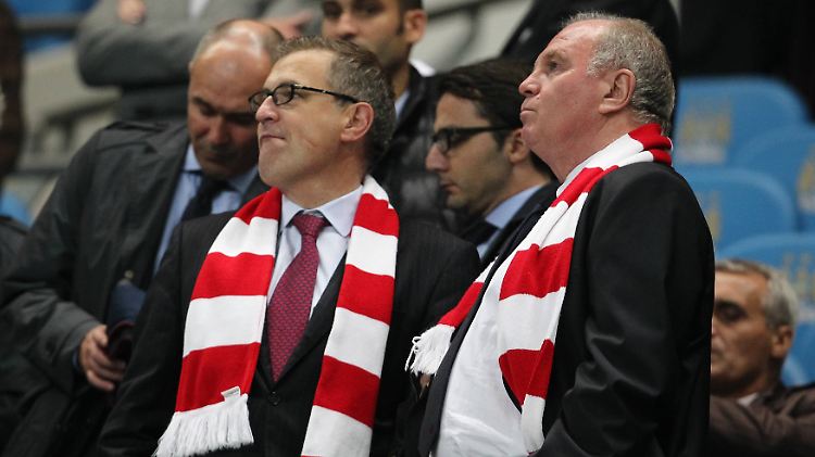 Seit' an Seit': Uli Hoeneß mit Jan-Christian Dreesen, dem Finanzvorstand des FC Bayern.