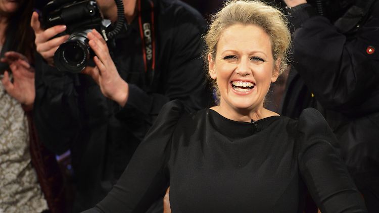 Allzweckwaffe: Die singende Moderatorin Barbara Schöneberger präsentiert den Vorentscheid in der Kölner Lanxess Arena ("Unser Song für Dänemark").