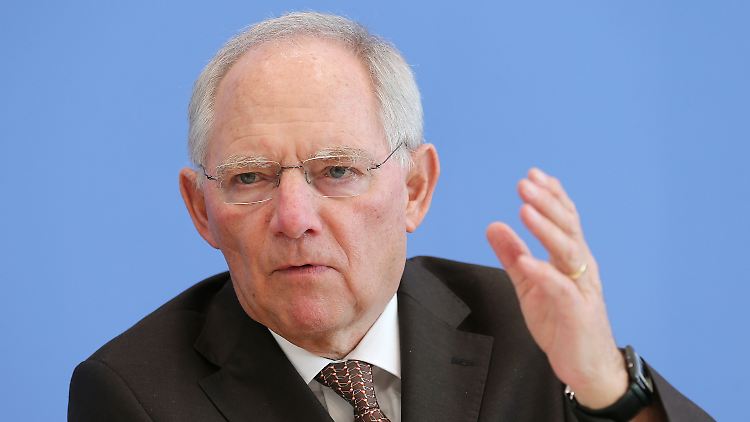 Er habe keinen Hitler-Vergleich angestellt, stellt Schäuble klar.