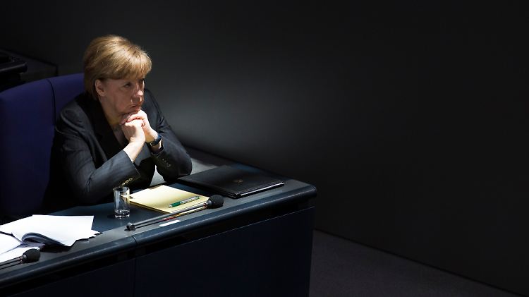 Merkel prophezeit Putin, wohin dessen Kurs führen könnte.