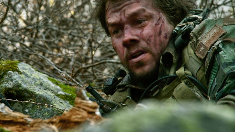 "Lone Survivor": Mark Wahlberg kämpft in Afghanistan gegen eine Übermacht der Taliban an.